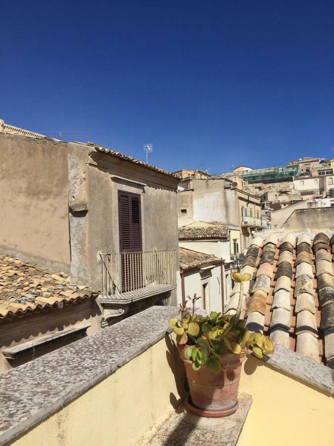 Love At First Sight Noto Exterior foto